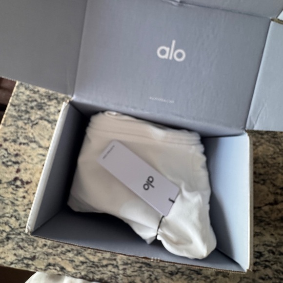 NWT ALO Yoga (M) Airbrush Corset Full Zip-Up Jacket Ivory - Picture 7 of 7